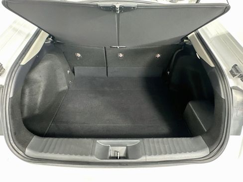 Used 2024 Toyota Prius LE FWD image 29