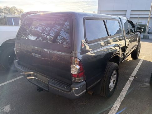 Used 2012 Toyota Tacoma w/ SR5 Package image 4