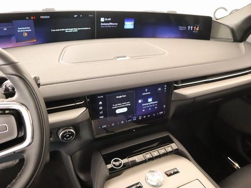 New 2025 Lincoln Navigator Reserve w/ Jet Appearance Package AWD/4WD image 5