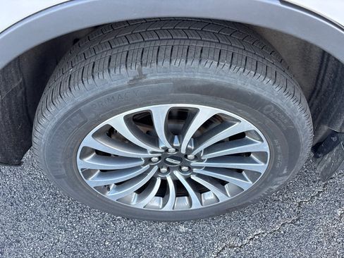 Certified 2024 Lincoln Aviator AWD w/ Premium Package image 10
