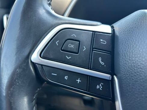 Used 2022 Toyota Highlander XLE FWD image 22