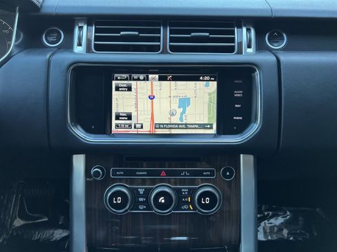 Used 2015 Land Rover Range Rover HSE image 22