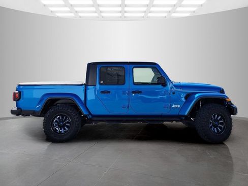 Used 2021 Jeep Gladiator Overland AWD/4WD image 3