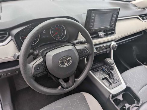 Used 2021 Toyota RAV4 XLE FWD image 2