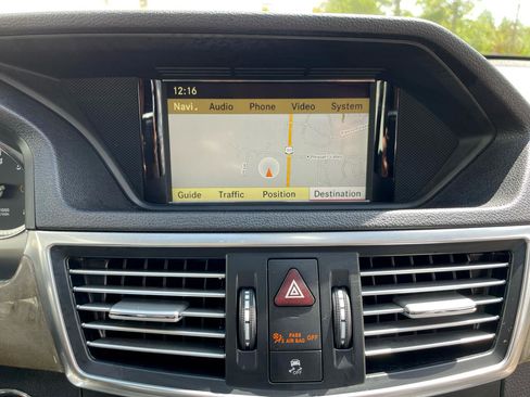 Used 2010 Mercedes-Benz E 350 4MATIC Sedan image 25