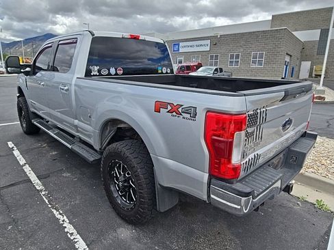 Used 2019 Ford F350 XLT w/ XLT Premium Package AWD/4WD image 4