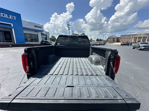 Used 2024 GMC Sierra 1500 AT4X image 22
