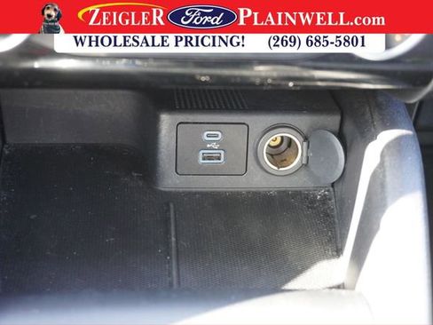 Used 2021 Ford Escape SE image 20