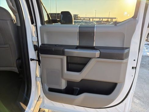 Used 2019 Ford F250 XLT w/ XLT Value Package image 32