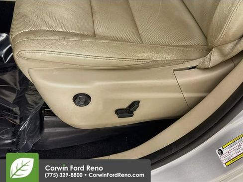 Used 2011 Jeep Grand Cherokee Limited w/ Luxury Group II AWD/4WD image 22