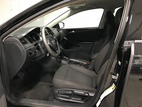 Used 2016 Volkswagen Jetta S image 10