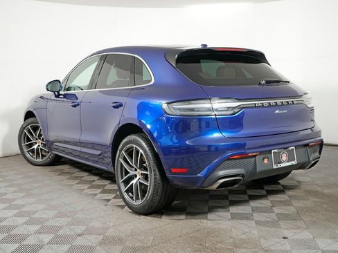 Certified 2024 Porsche Macan AWD/4WD image 3