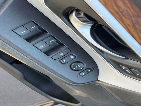 Used 2019 Honda CR-V Touring image 20