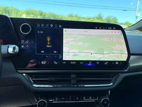 Used 2024 Chevrolet Equinox EV RS FWD image 26