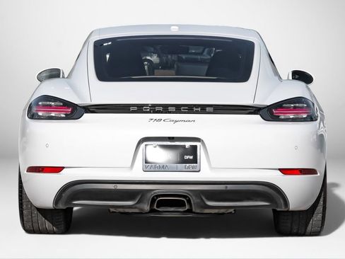 Used 2021 Porsche 718 Cayman RWD image 7