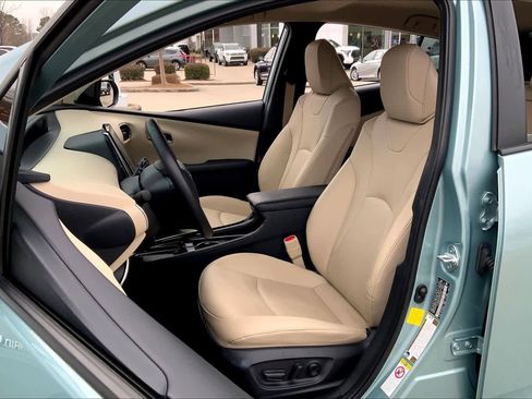 Used 2022 Toyota Prius Limited image 7