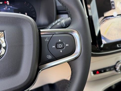 New 2026 Volvo XC40 B5 Ultra w/ Protection Package Premier image 28