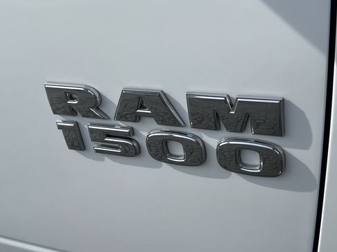 Used 2017 RAM 1500 Laramie AWD/4WD image 9
