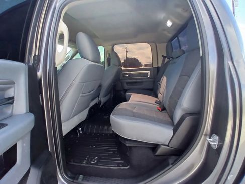 Used 2019 RAM 1500 Classic SLT w/ Luxury Group AWD/4WD image 16
