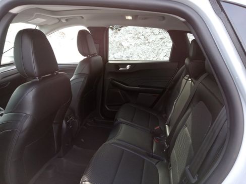 Used 2025 Ford Escape SE image 23