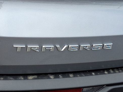 New 2025 Chevrolet Traverse LT image 9