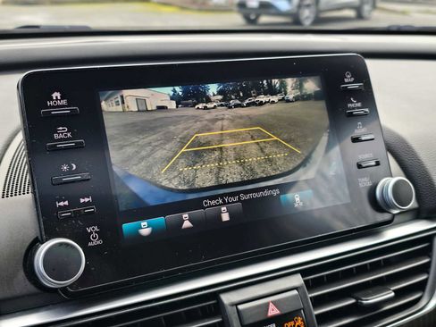 Used 2018 Honda Accord Touring image 28