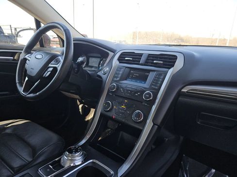 Used 2017 Ford Fusion SE image 13