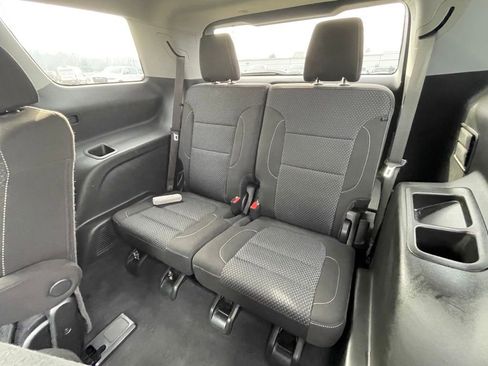 Used 2023 GMC Acadia SLE w/ Driver Convenience Package image 19