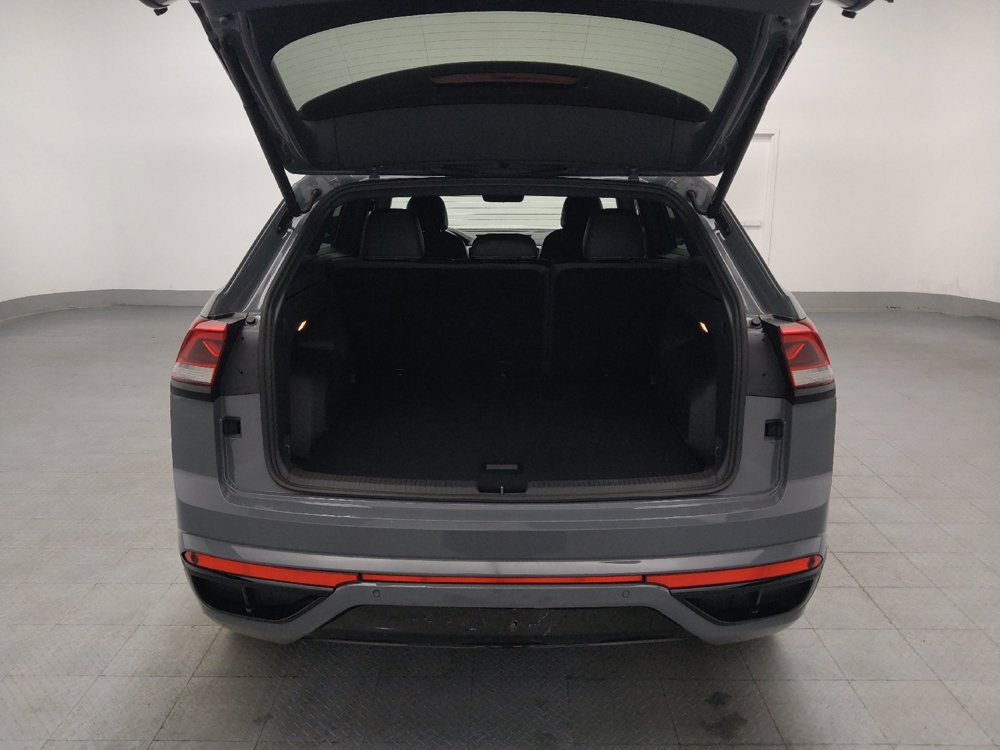 Used 2023 Volkswagen Atlas Cross Sport SEL R-Line AWD/4WD image 29