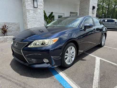 Used 2014 Lexus ES 350 w/ Premium Package FWD image 3