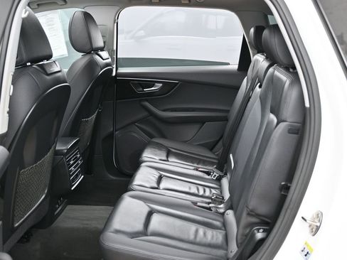 Used 2023 Audi Q7 2.0T Premium AWD/4WD image 35
