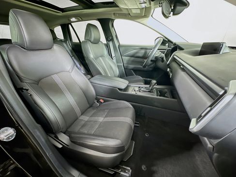 Used 2025 MAZDA CX-50 AWD 2.5 S w/ Premium Package image 32