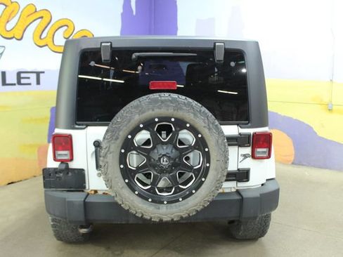 Used 2012 Jeep Wrangler Sahara w/ Dual Top Group AWD/4WD image 7