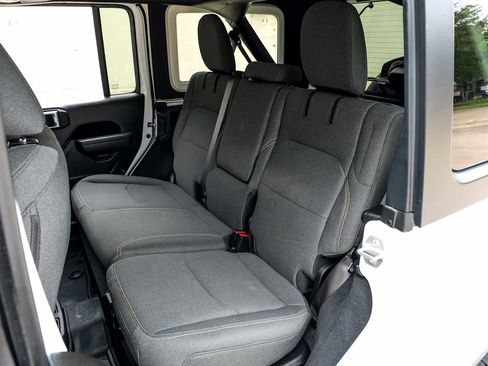 Used 2024 Jeep Wrangler Sport S image 40