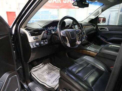 Used 2019 GMC Yukon XL Denali w/ Denali Ultimate Package AWD/4WD image 18