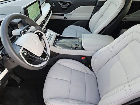 New 2026 Lincoln Aviator Reserve image 12