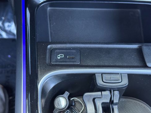 Used 2023 Mercedes-Benz GLB 250 GLB 250 w/ Premium Package image 32