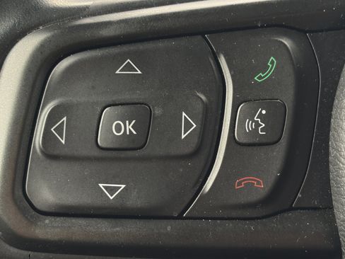 Used 2021 Jeep Wrangler Unlimited Sport AWD/4WD image 18