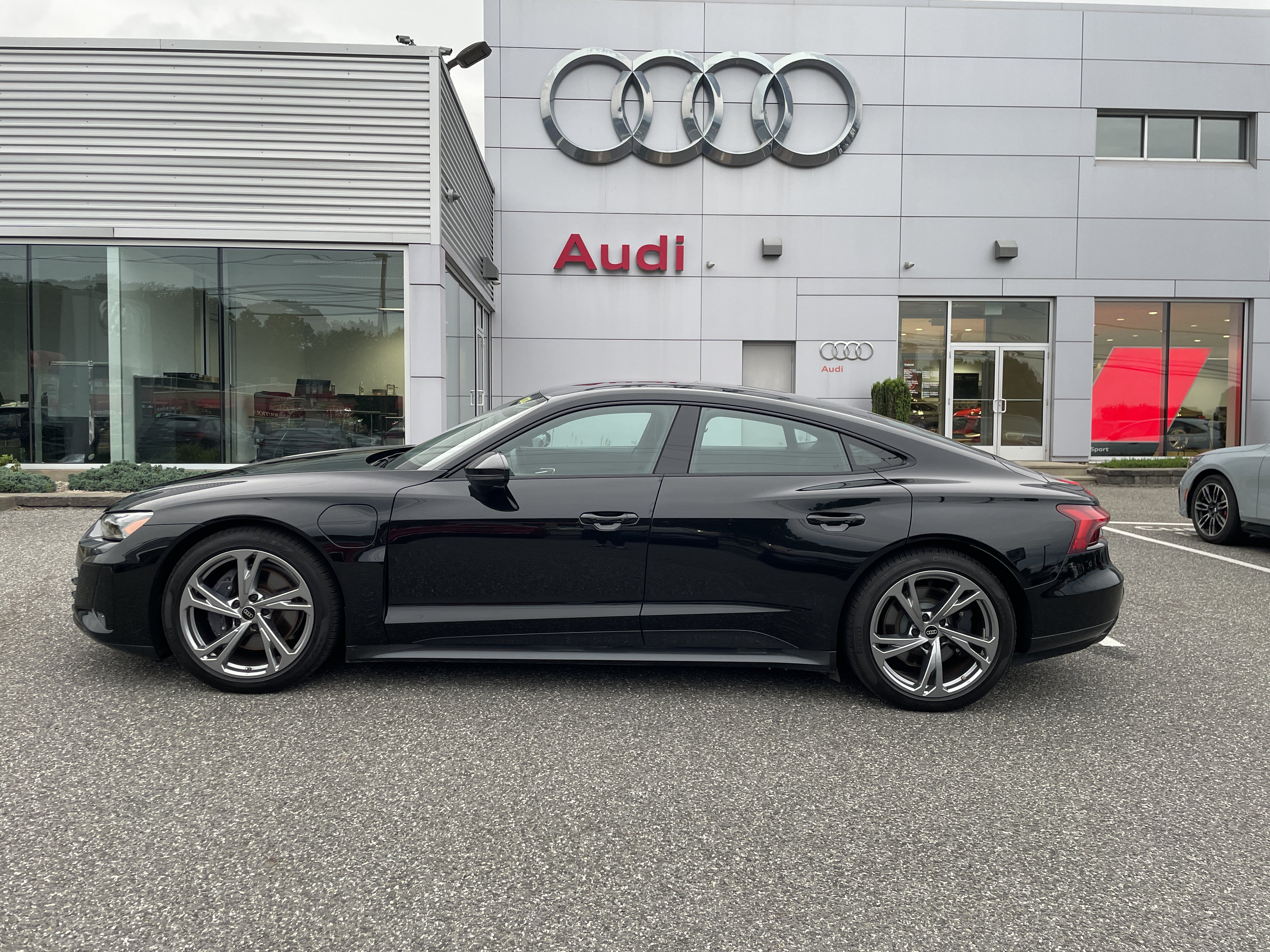 Certified 2024 Audi e-tron GT Premium Plus AWD/4WD image 4