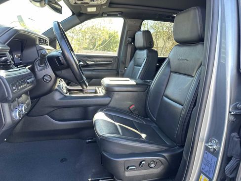 Used 2024 GMC Yukon XL Denali image 2