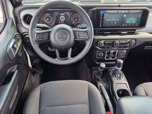 Used 2025 Jeep Wrangler Unlimited Sport AWD/4WD image 7