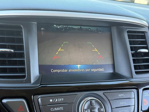 Used 2020 Nissan Pathfinder SV image 28