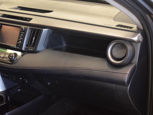 Used 2018 Toyota RAV4 Limited w/ Advanced Technology Package AWD/4WD image 30