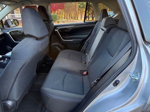 Used 2019 Toyota RAV4 LE image 48