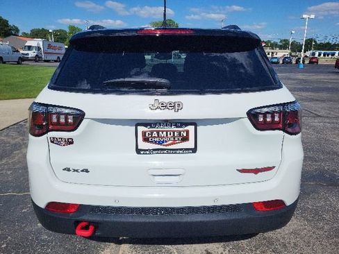 Used 2025 Jeep Compass Trailhawk AWD/4WD image 15