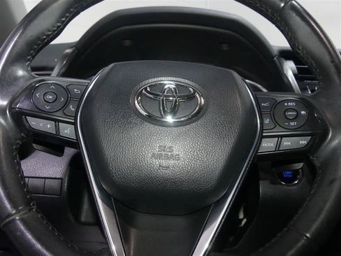 Used 2020 Toyota Camry SE w/ Convenience Package FWD image 31