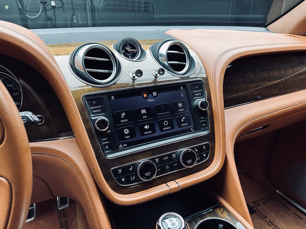 Used 2019 Bentley Bentayga AWD/4WD image 33