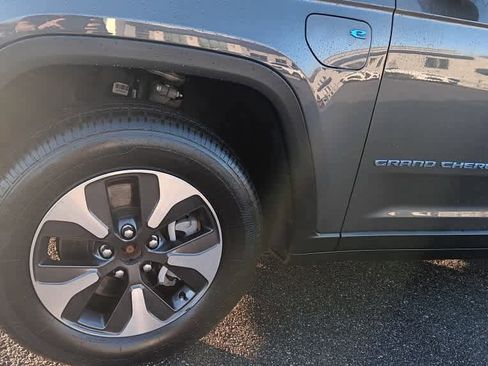 Used 2023 Jeep Grand Cherokee image 11