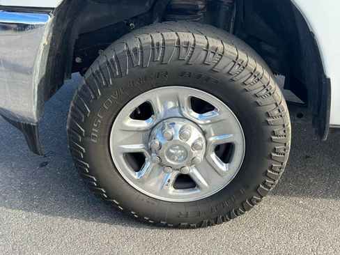 Used 2019 RAM 3500 Tradesman w/ Chrome Appearance Group image 12