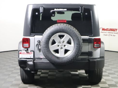 Used 2018 Jeep Wrangler Unlimited Sport S AWD/4WD image 6